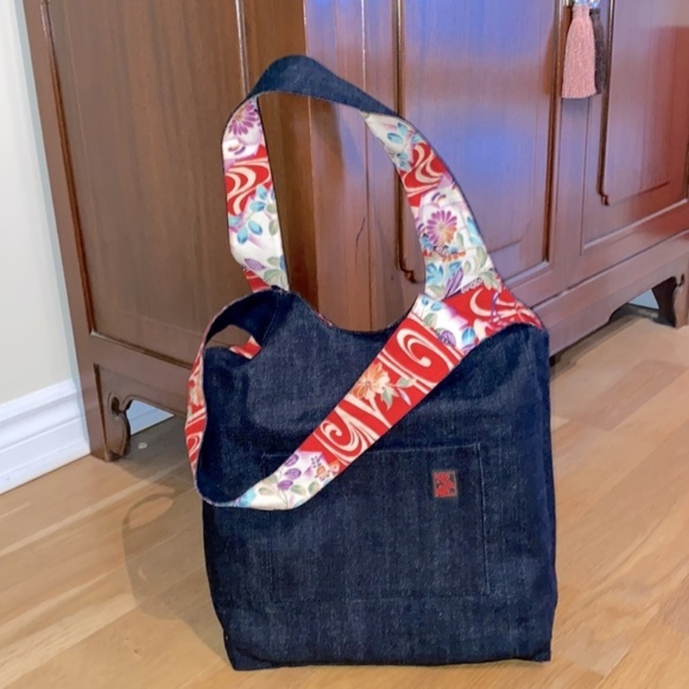 🆕RARE Japanese handmade repurposed denim & kimono 👘 tote bag / hidden zips